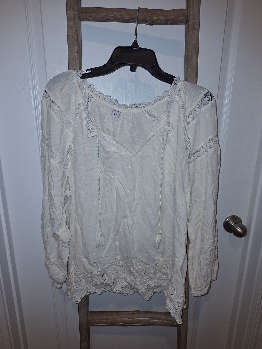 Old Navy Cream Eyelet Peasant Tunic with Tassels